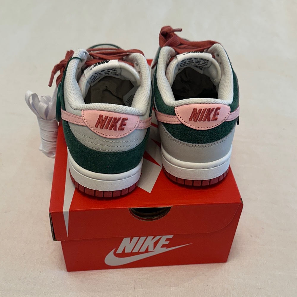 Nike Dunk Low All Petals United Sneakers - Picture 4 of 5